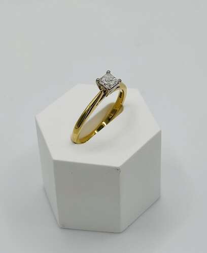 PRINCESS CUT SOLITAIRE